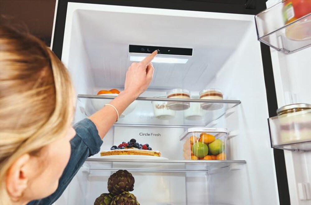 Immagine del prodotto CANDY - Frigorifero combinato CNCQ2T620EB Classe E 409 lt-Black