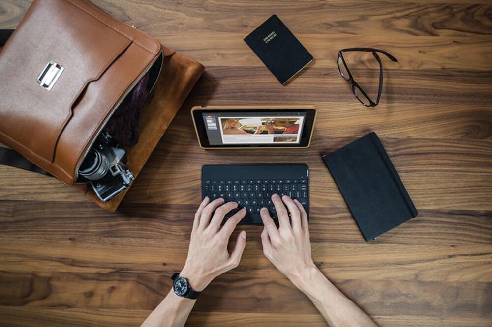 "LOGITECH - KEYS-TO-GO TASTIERA-Nero"
