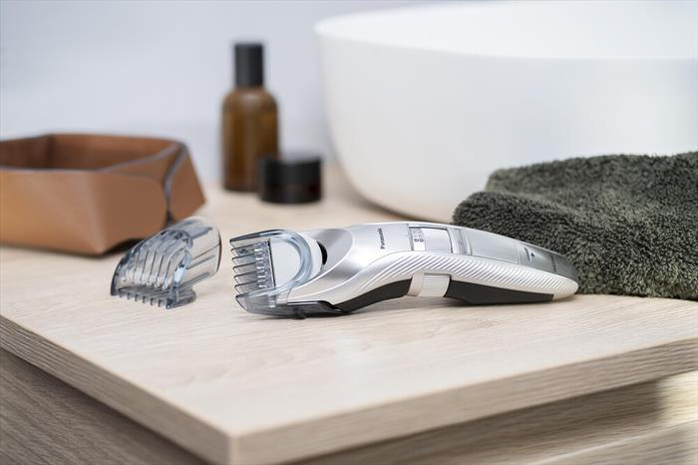 Immagine del prodotto PANASONIC - Tagliacapelli con 2 pettini ER-GC71-SILVER