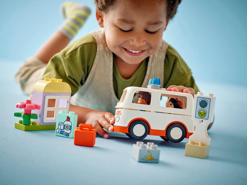 Immagine del prodotto LEGO - DUPLO Town Ambulanza e autista 10447