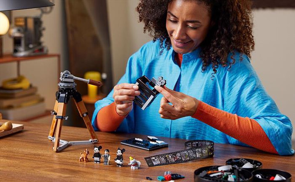 Immagine del prodotto LEGO - DISNEY CLASSIC Cinepresa omaggio Walt DISNEY 43230