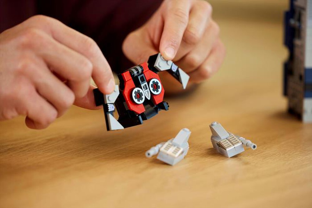 Immagine del prodotto LEGO - ICONS Transformers: Soundwave 10358