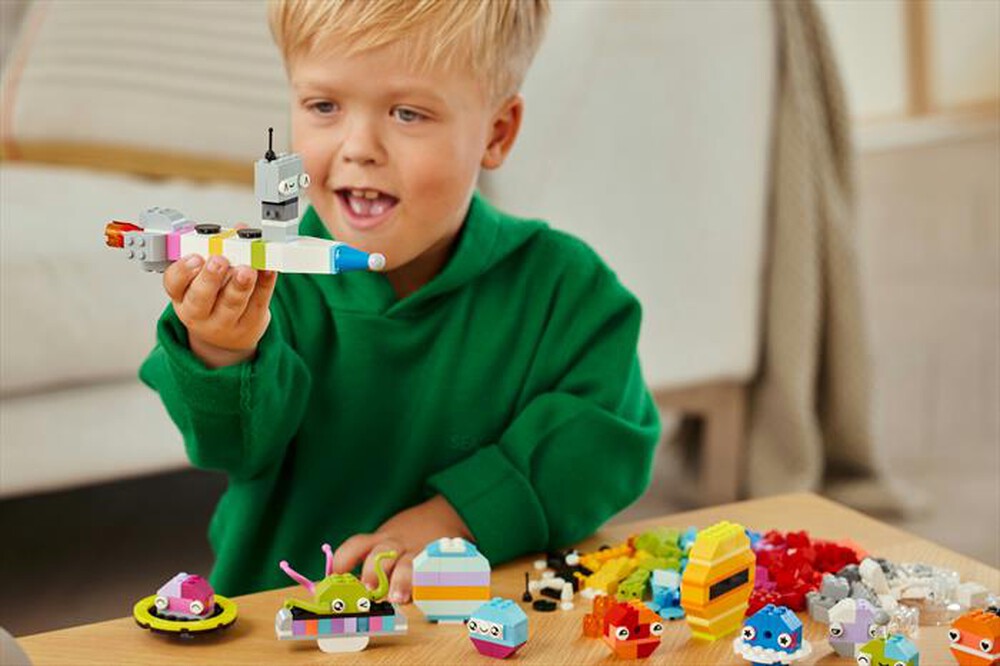 Immagine del prodotto LEGO - CLASSIC Pianeti dello spazio creativi 11037