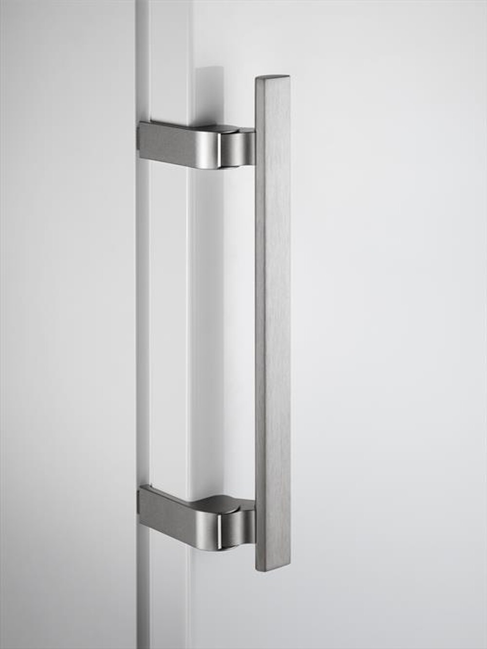 "ELECTROLUX - Congelatore verticale LUT6NE28W Classe E 279 lt-Bianco"