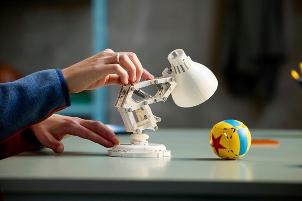 "LEGO - IDEAS Disney Pixar Luxo Jr. - 21357"