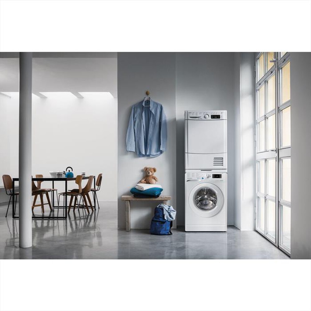 "INDESIT - Lavatrice slim BWSE 71283X W IT N 7 Kg Classe D"