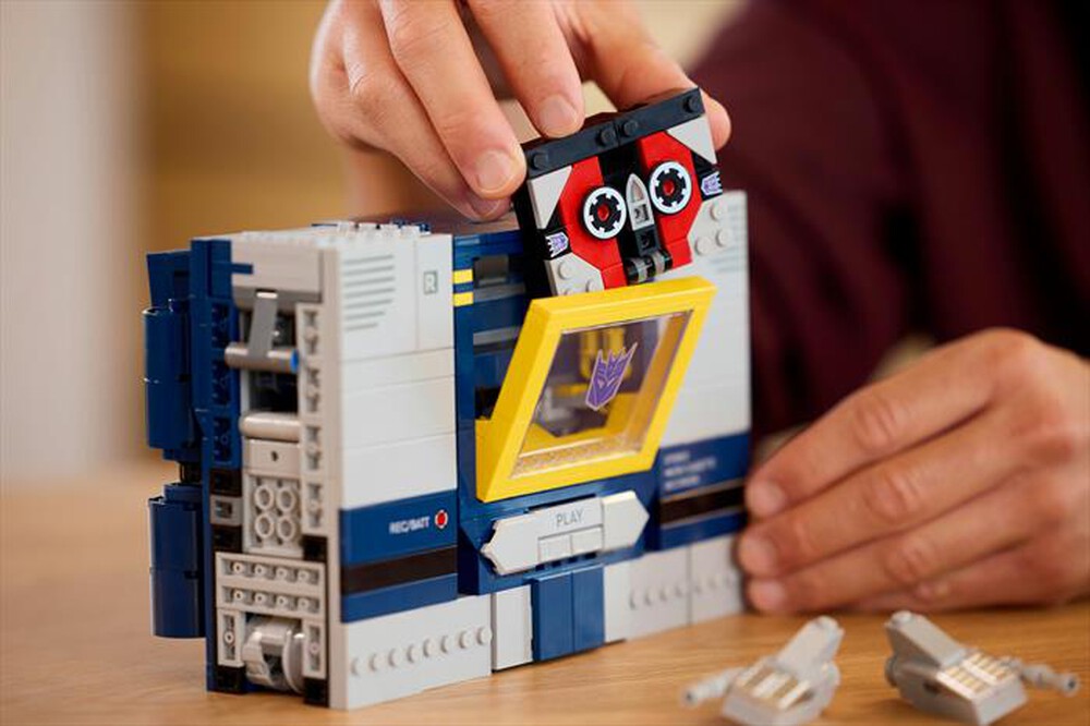 Immagine del prodotto LEGO - ICONS Transformers: Soundwave 10358