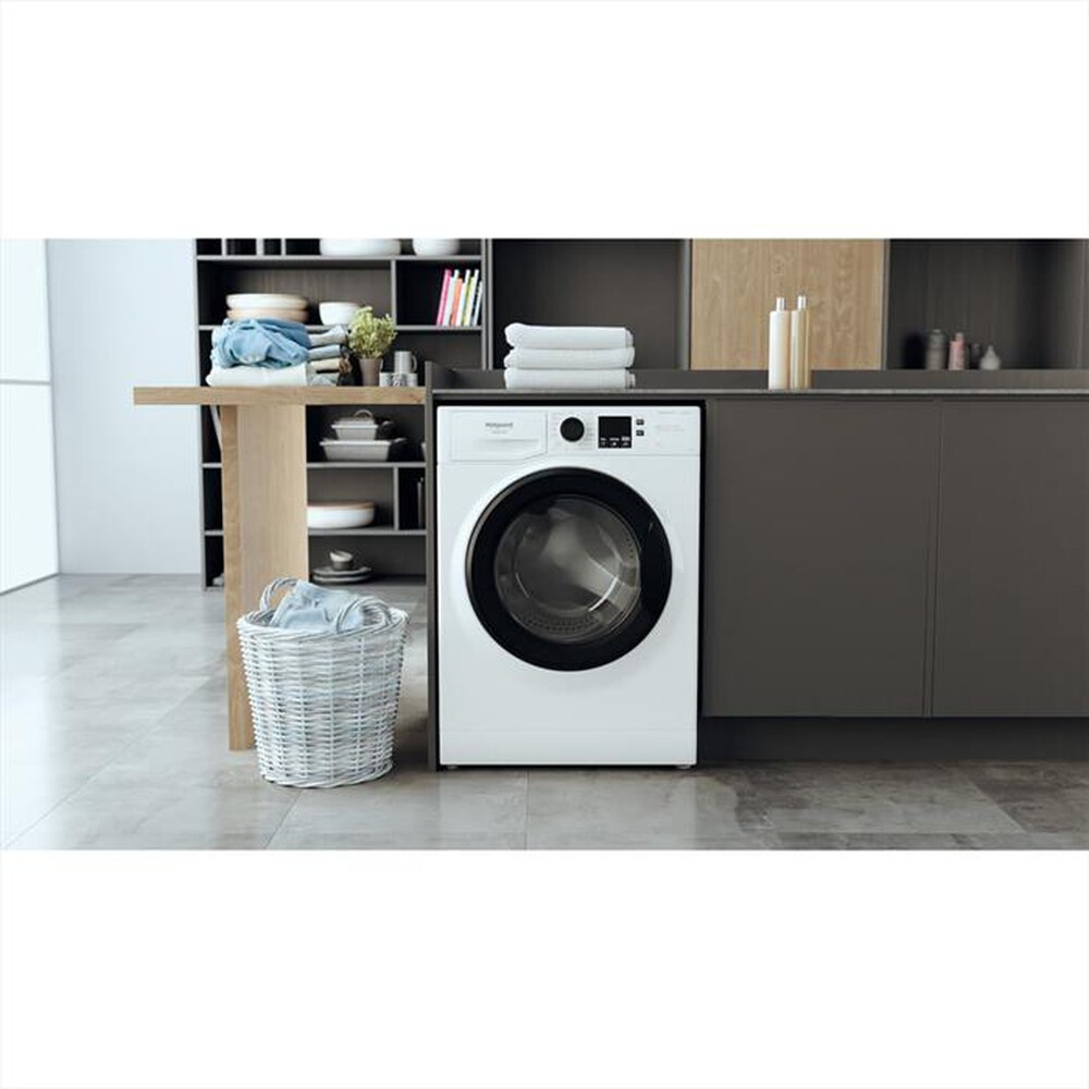 "HOTPOINT ARISTON - Lavatrice NF723WK IT N 7 Kg Classe D"
