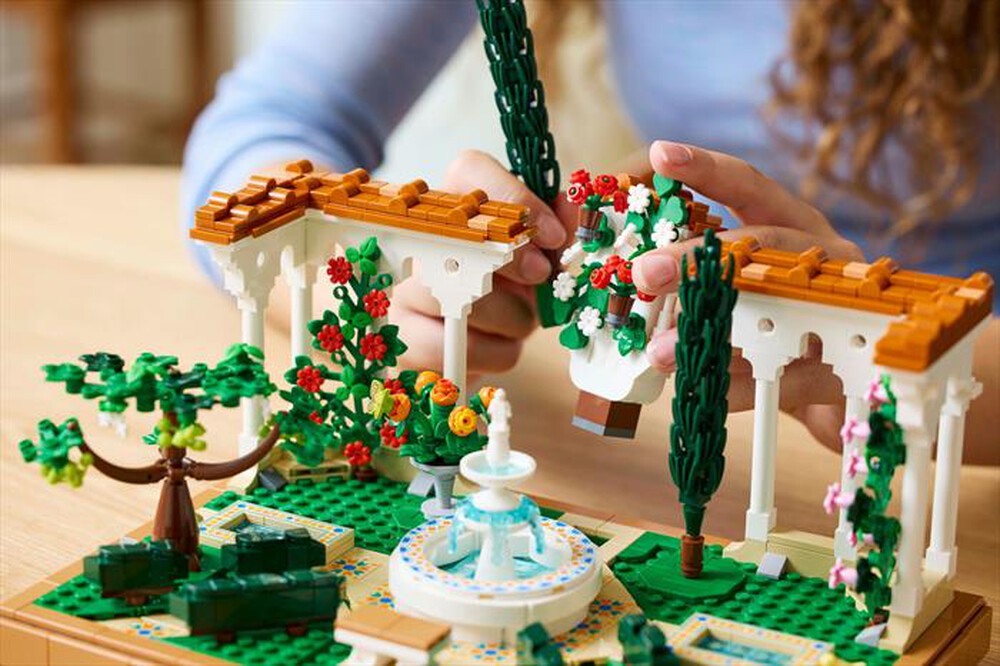 Immagine del prodotto LEGO - ICONS Il giardino della fontana 10359