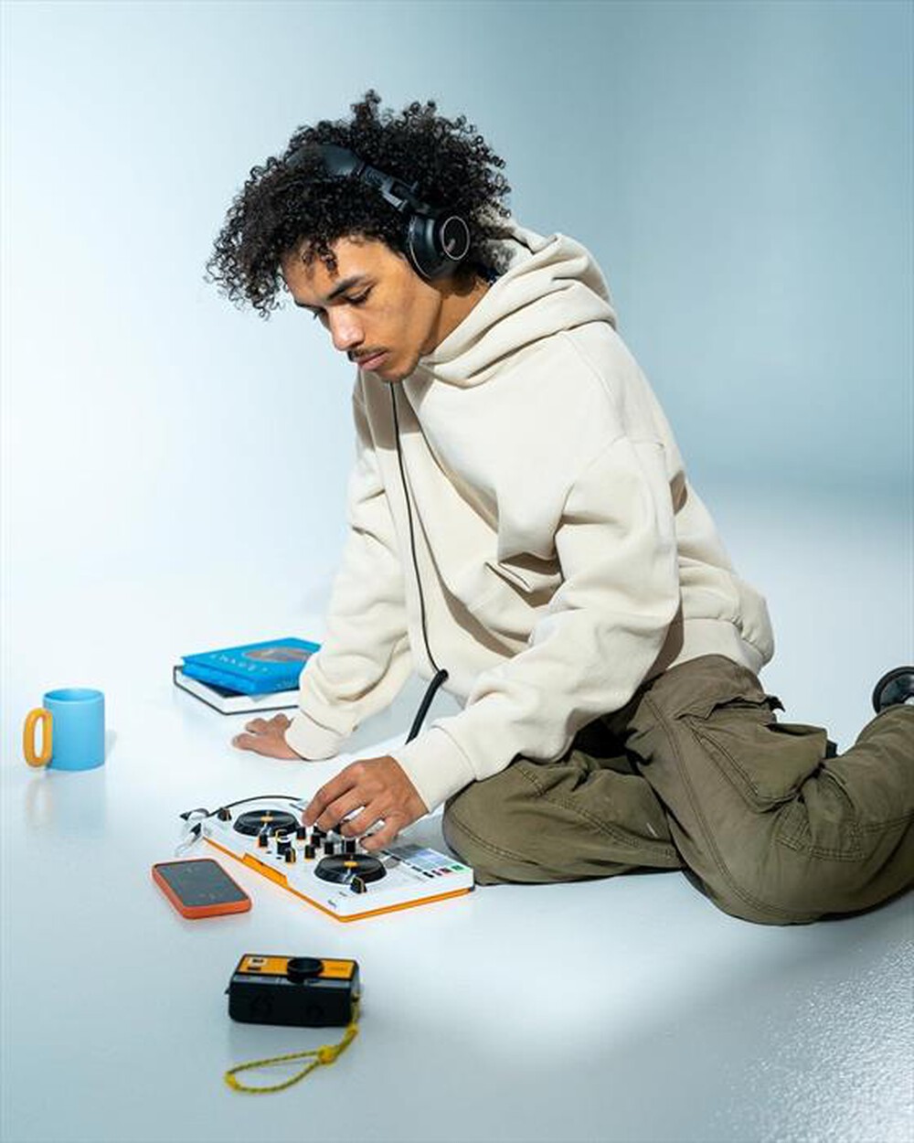 Immagine del prodotto HERCULES - DJCONTROL MIX ULTRA-White