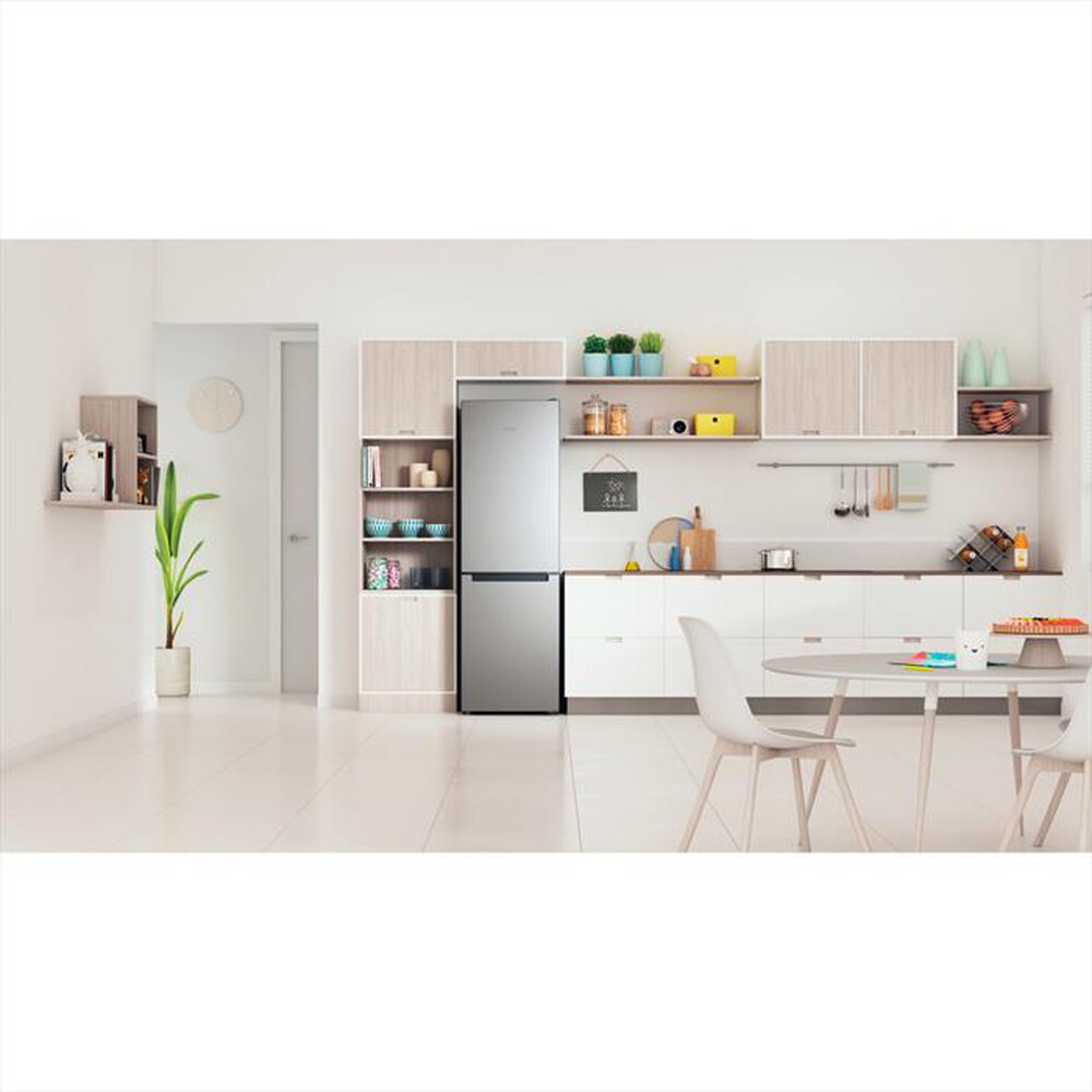 "INDESIT - Frigorifero combinato INFC8 TI21X Classe F"