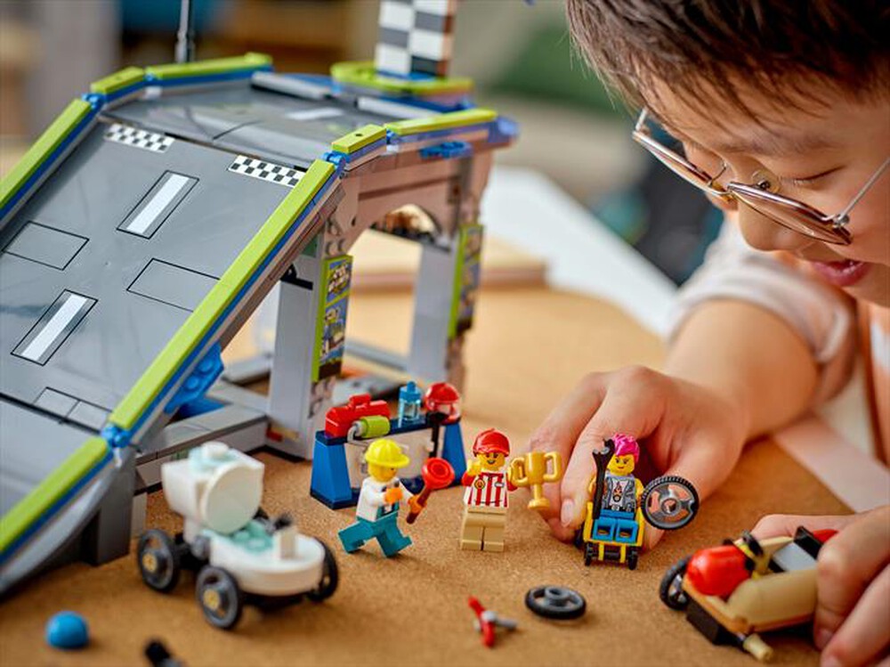 Immagine del prodotto LEGO - CITY Gara sulla pista a rampe 60460