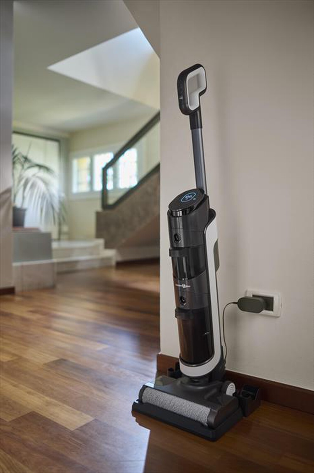 Immagine del prodotto SMARTWAY - Scopa elettrica URWD2012A-Nero