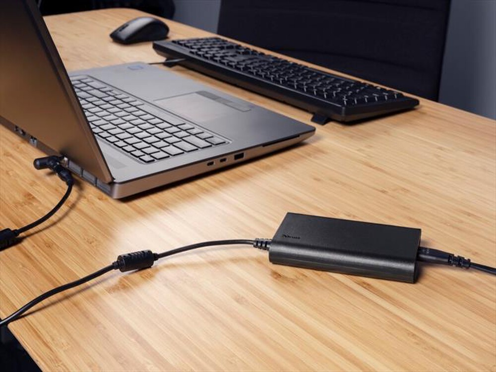 "TRUST - SIMO SLIM 70WATT LAPTOP CHARGER-Black"