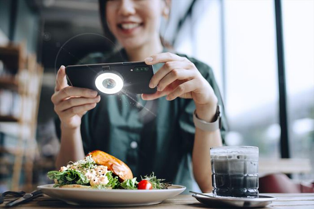 Immagine del prodotto CELLULARLINE - Anello magnetico MAGNETIC RING LIGHT-Nero