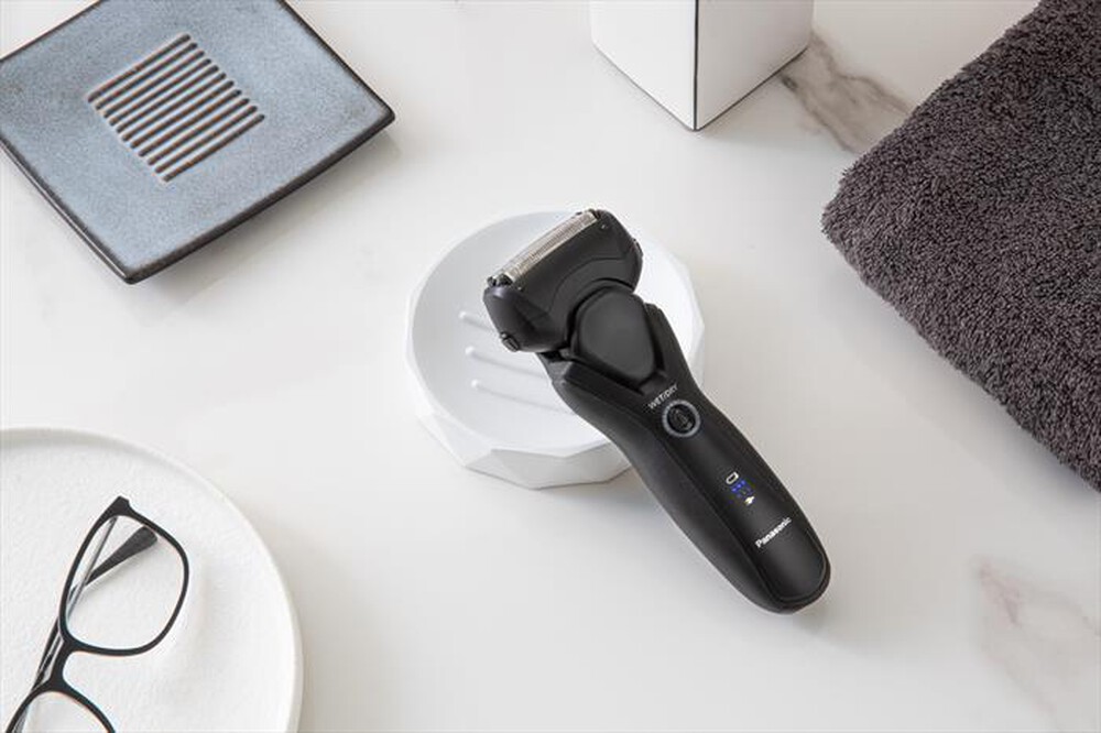 Immagine del prodotto PANASONIC - Rasoio WET&DRY 3 lame ES-RT37-nero