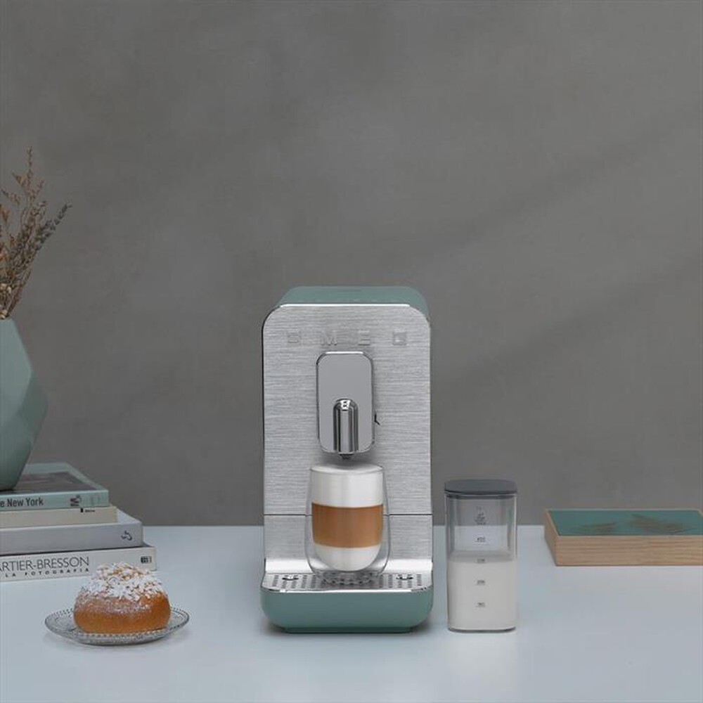"SMEG - Macchina da caffè automatica BCC13EGMEU-Verde smeraldo"