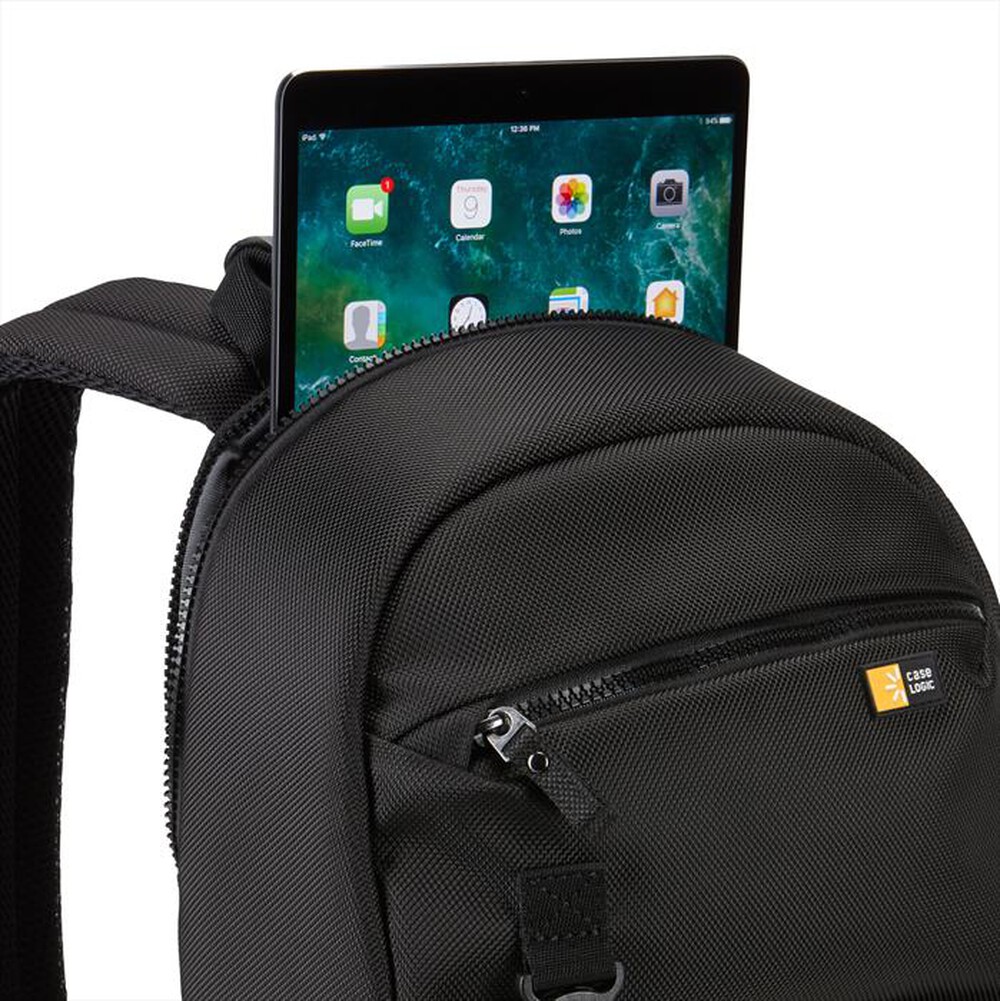 "CASE LOGIC - ZAINO BRYKER MEDIUM-Black"