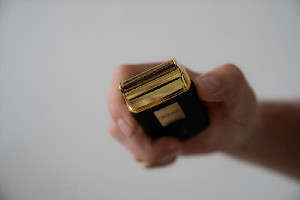 Immagine del prodotto WAHL - Rasoio ricaricabile TRAVEL SHAVER-Nero/Oro