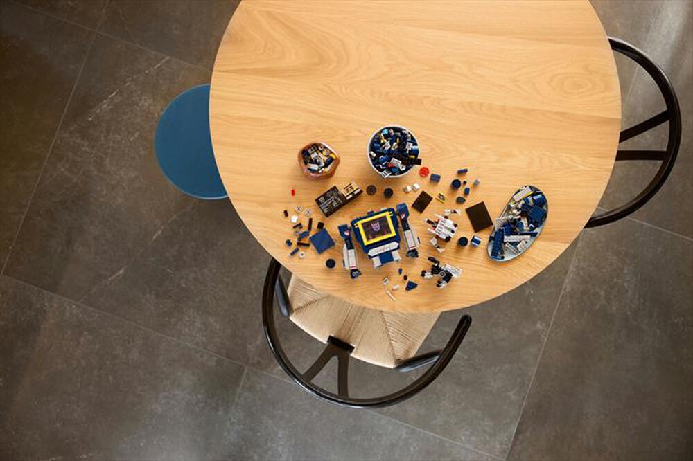 Immagine del prodotto LEGO - ICONS Transformers: Soundwave 10358