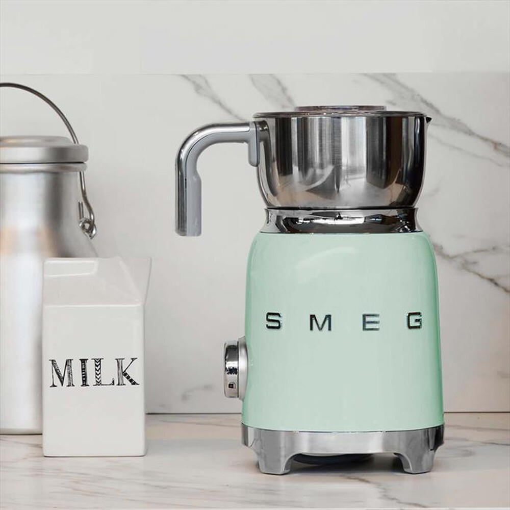 "SMEG - Montalatte a induzione MFF11PGEU-Verde pastello"