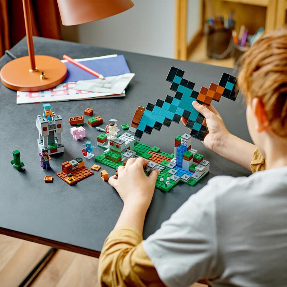 Immagine del prodotto LEGO - MINECRAFT L&rsquo;avamposto della spada - 21244