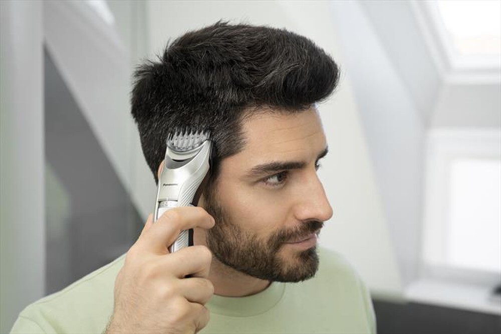 Immagine del prodotto PANASONIC - Tagliacapelli con 2 pettini ER-GC71-SILVER
