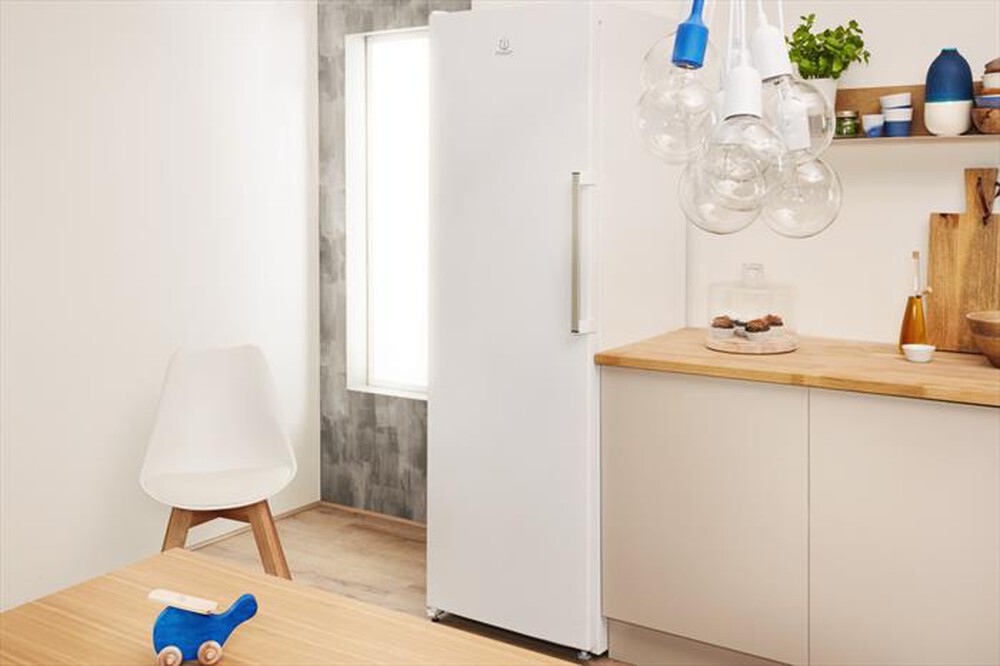 "INDESIT - Congelatore verticale UI6 F1T W1 Classe F"
