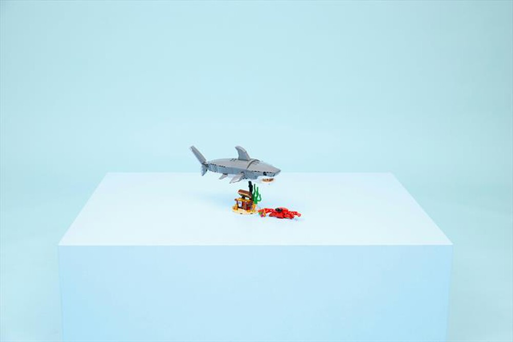 Immagine del prodotto LEGO - CREATOR 3IN1 Squalo con scrigno del tesoro - 31381