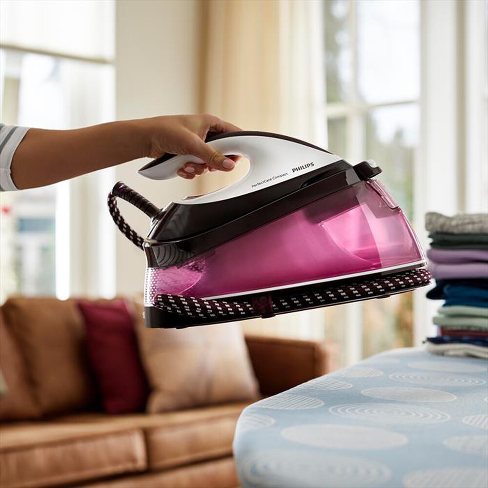 "PHILIPS - PERFECTCARE COMPACT GC7842/40"