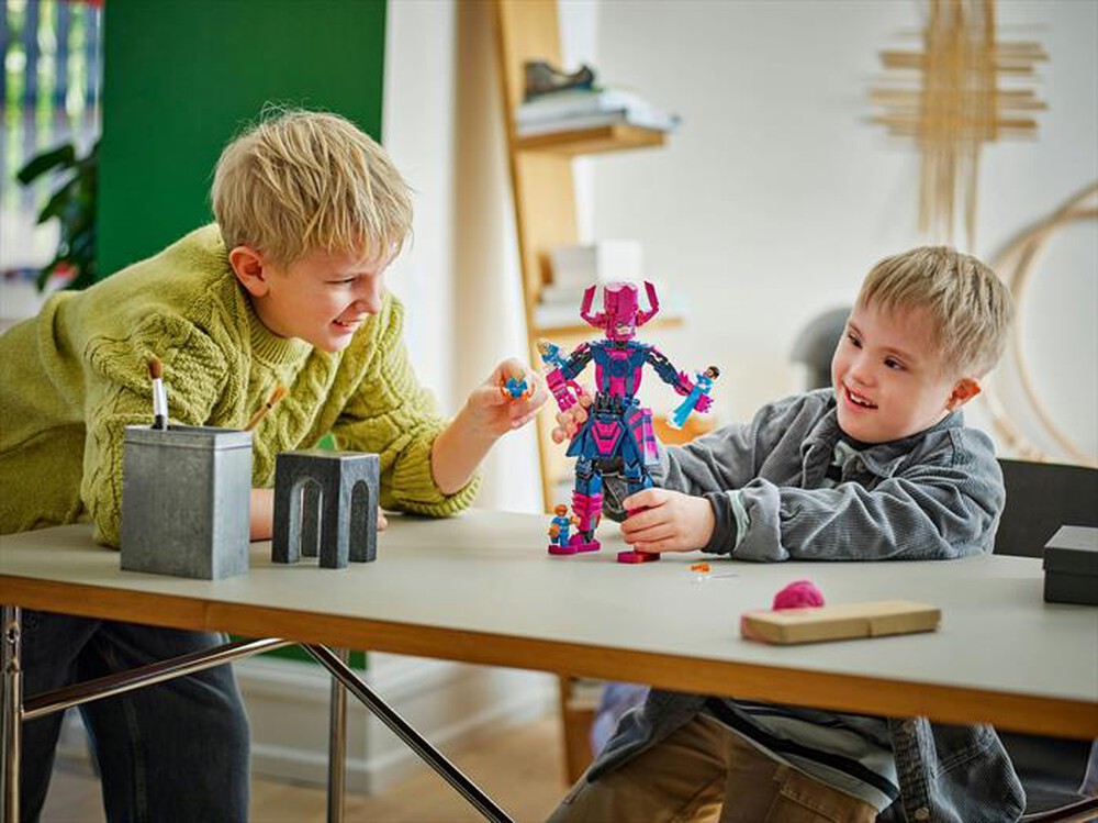 Immagine del prodotto LEGO - SUPER HEROES MARVEL Fantastici 4 vs Galactus 76316