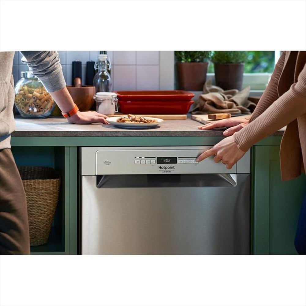 "HOTPOINT ARISTON - Lavastoviglie HFO 3O32 CW X Classe D 14 coperti"