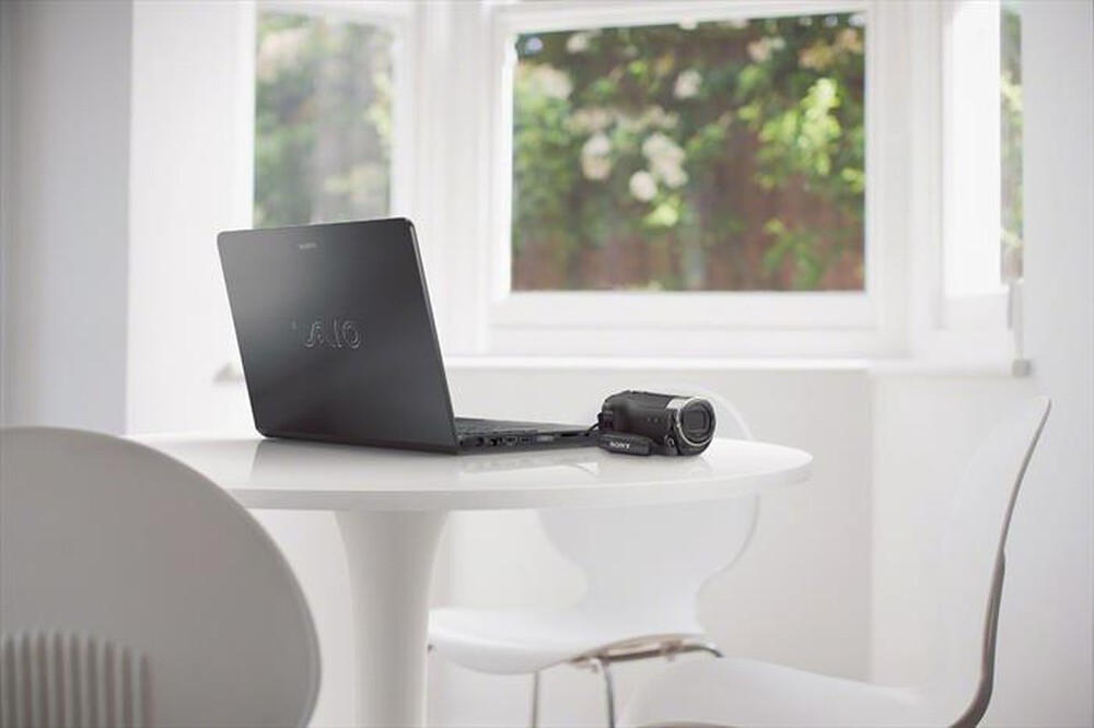 "SONY - HDR-CX240-black"