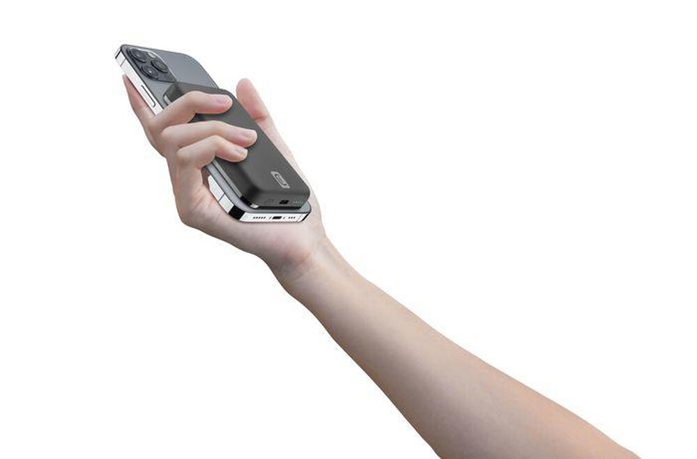 "CELLULARLINE - Wireless power bank PBMAGSFCOL5000WIRK-Nero"