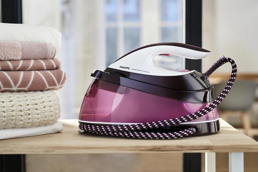 "PHILIPS - PERFECTCARE COMPACT GC7842/40"