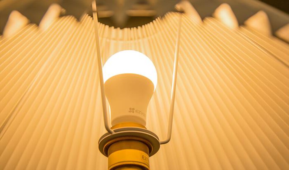 Immagine del prodotto EZVIZ - T30 SMART PLUG+LB1 LAMPADINA WHITE-White
