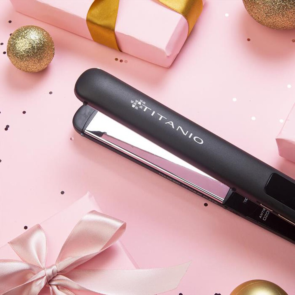 Immagine del prodotto GAMA - Piastra per capelli LED TITANIO 4D-Nero