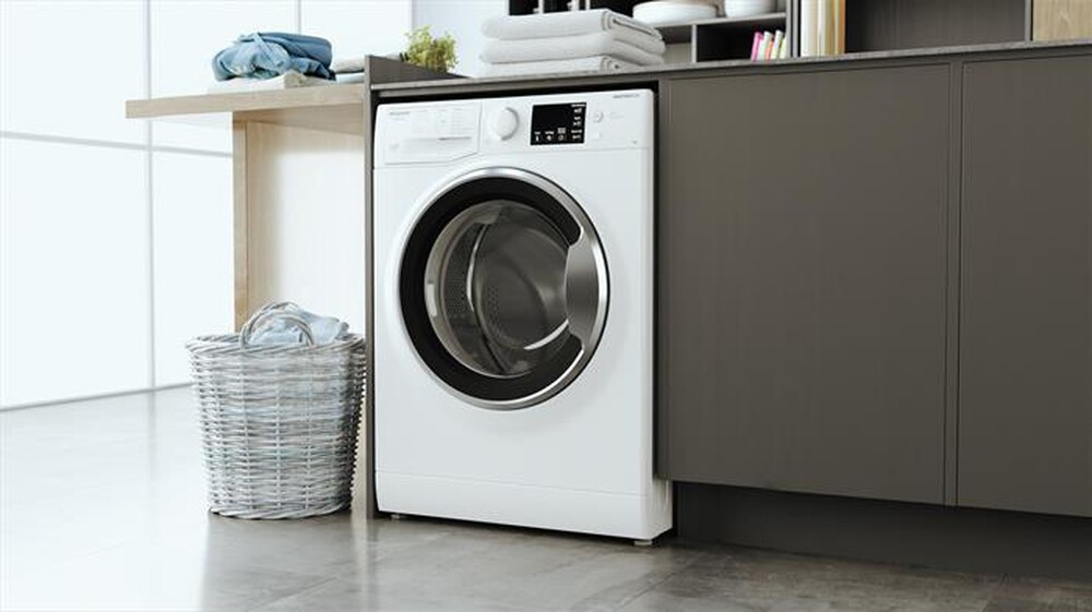 "HOTPOINT ARISTON - Lavatrice slim RSSG R427 JX IT N 7 Kg Classe C"