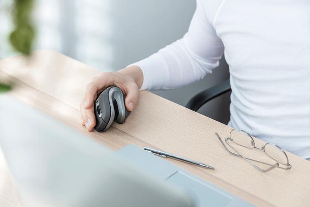 "TRUST - VERRO WIRELESS ERGO MOUSE-Black"