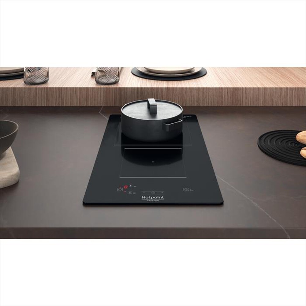 "HOTPOINT ARISTON - Piano cottura elettrico DOMINO HQ 0930S NE 28,4 cm-Nero"
