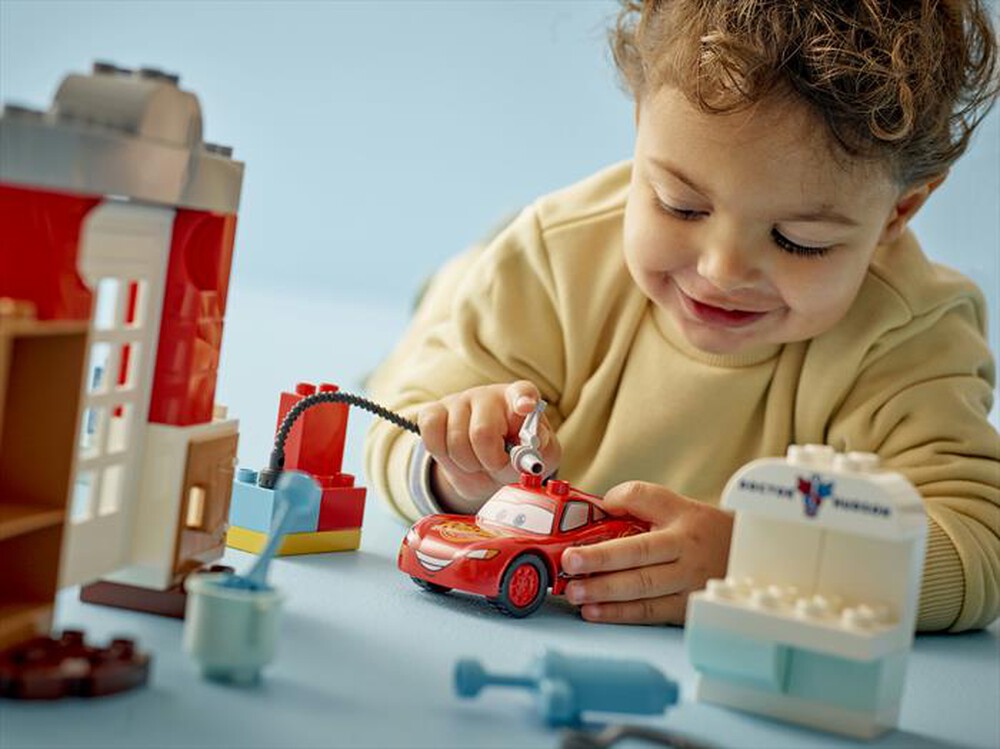 Immagine del prodotto LEGO - DUPLO Visita di McQueen all&rsquo;officina di Doc 10456