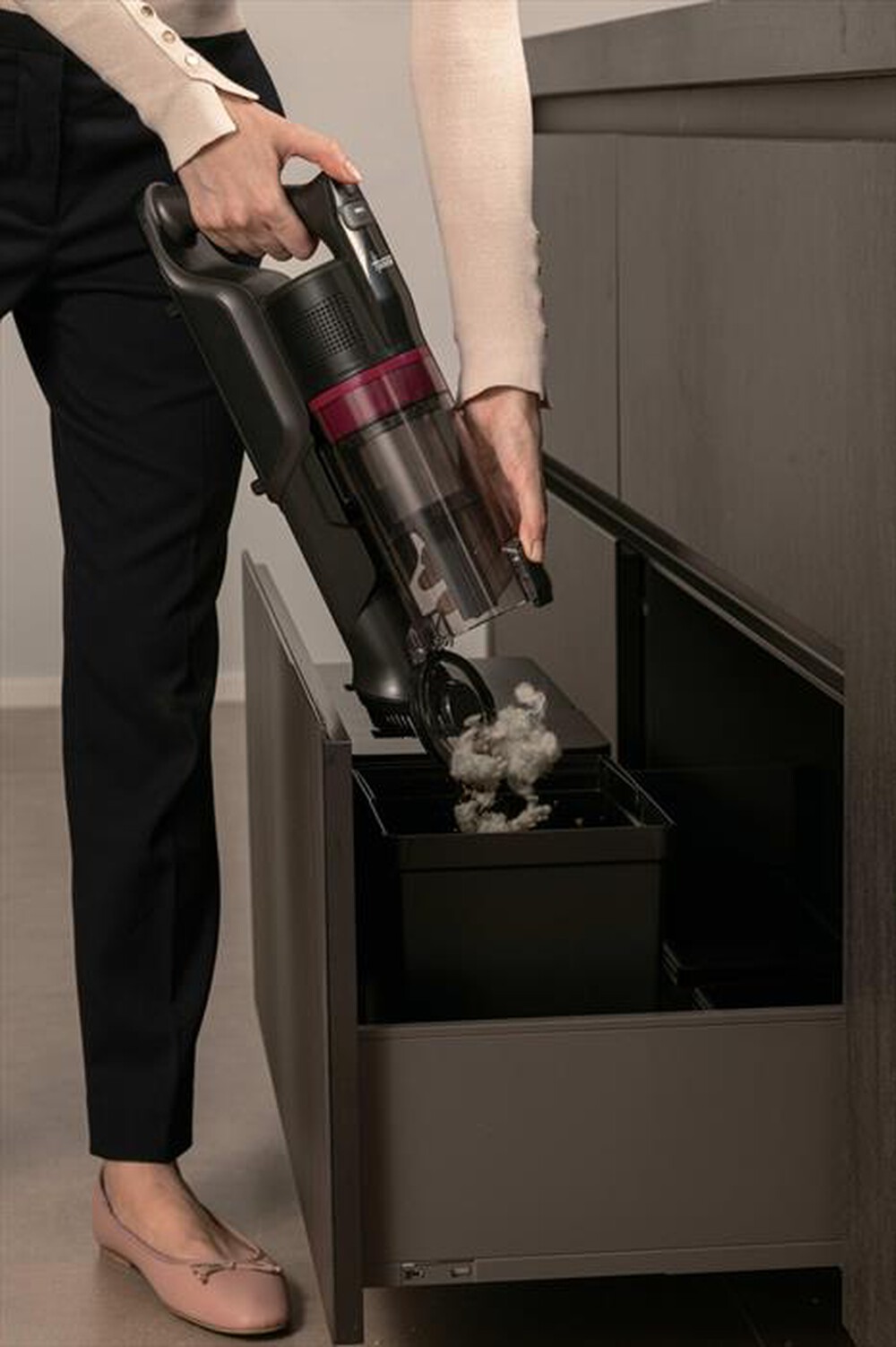 Immagine del prodotto HOOVER - Aspirapolvere ricaricabile HF1P10HX 011-Magenta