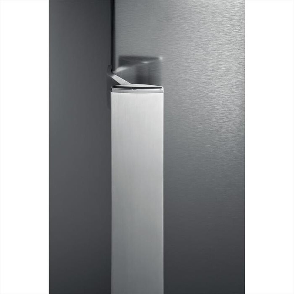 "WHIRLPOOL - Frigorifero combinato WB70E 973 X Classe D"