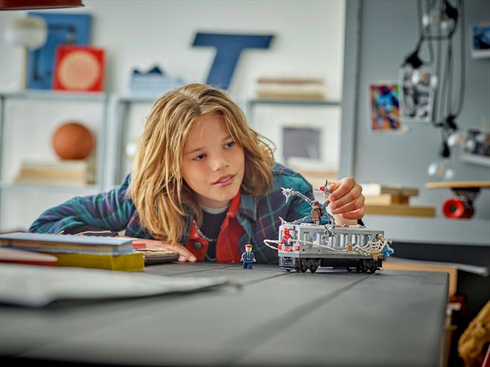 Immagine del prodotto LEGO - Spider-Man contro Doc Ock: duello sul treno 76321