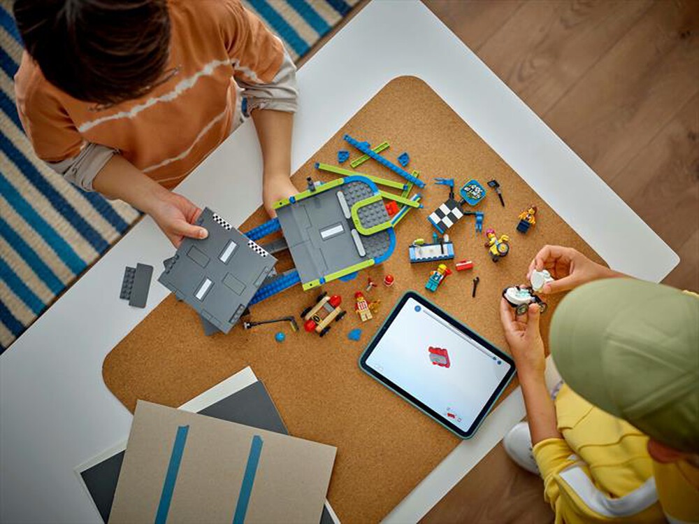 Immagine del prodotto LEGO - CITY Gara sulla pista a rampe 60460