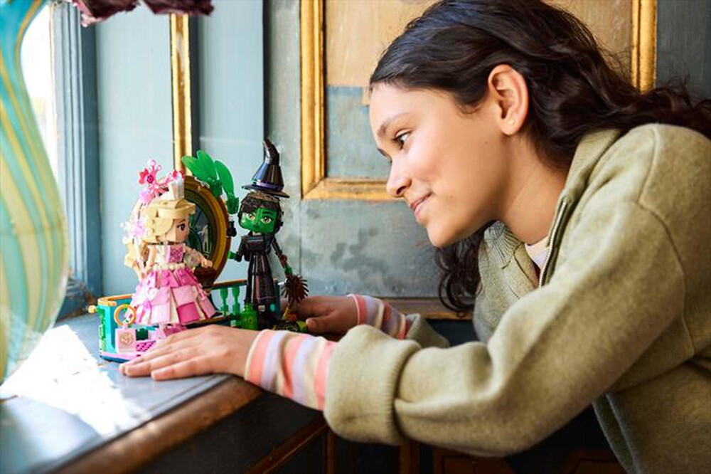 "LEGO - WICKED Personaggi di Elphaba e Glinda - 75682"