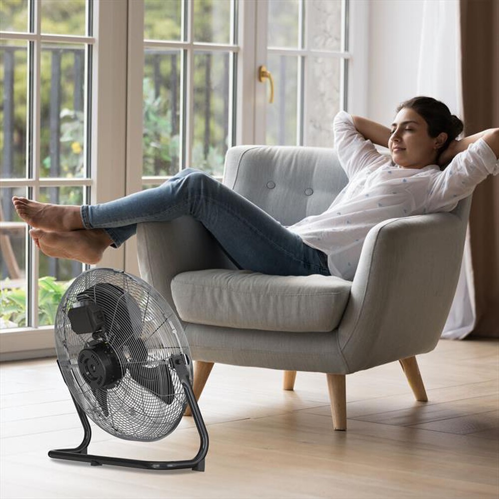 "BLACK & DECKER - Ventilatore portatile BXEFF122E-NERO/SILVER"