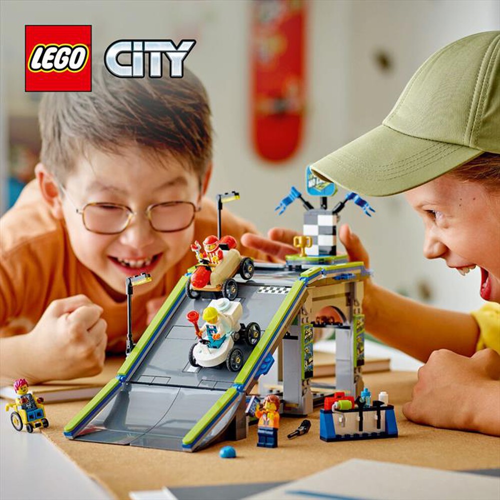 Immagine del prodotto LEGO - CITY Gara sulla pista a rampe 60460