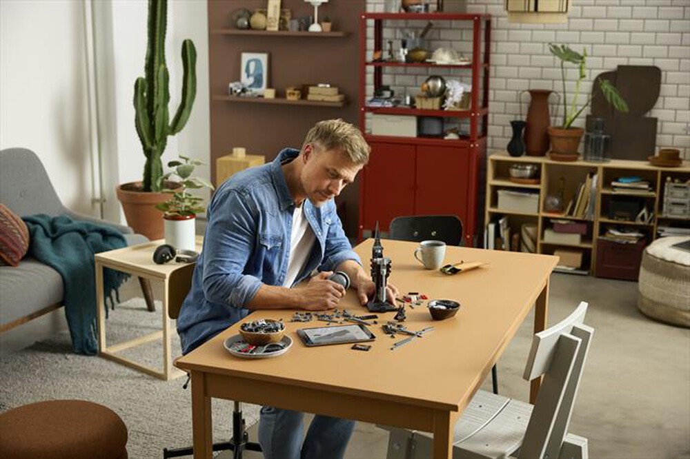 Immagine del prodotto LEGO - ICONS Signore degli Anelli: Elmo di Sauron - 11373-Multicolore