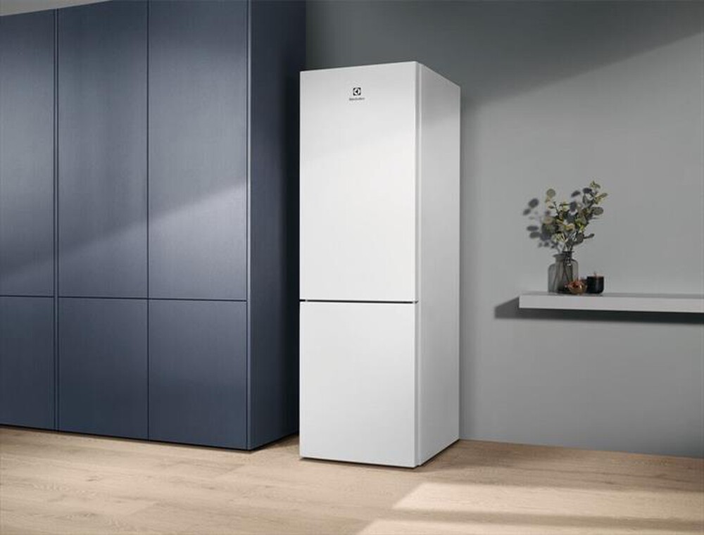 Immagine del prodotto ELECTROLUX - Frigorifero combinato LNT5ME32W1 Classe E 330 lt-Bianco